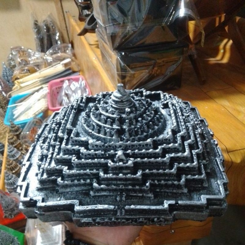 MINIATUR CANDI BOROBUDUR
