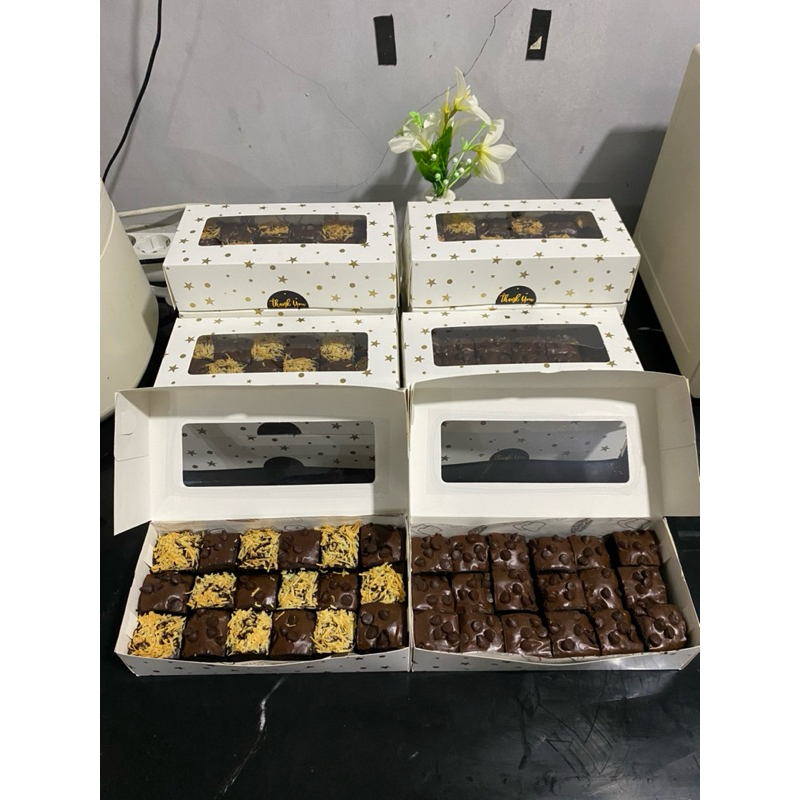 

PO Fudgy Brownies Premium Ukuran 20x10cm