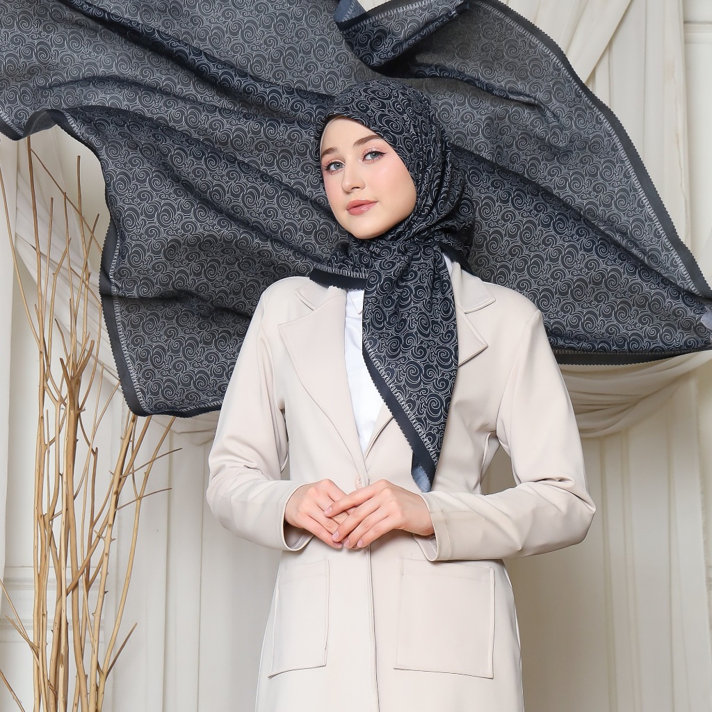 Hijab Segi Empat Motif Zahra Series by Dlux Hijab Voal
