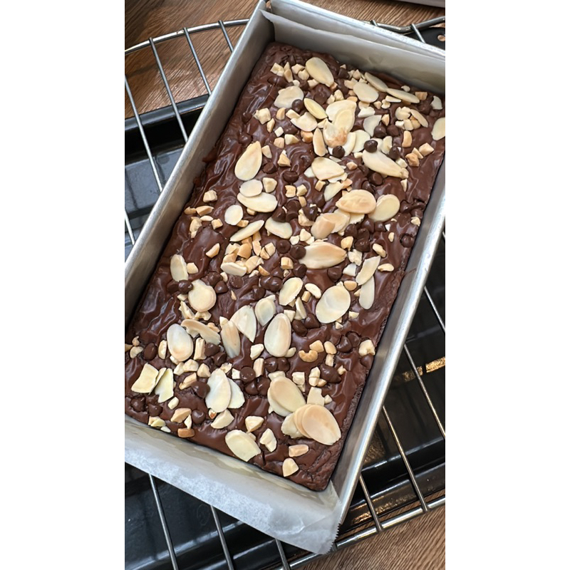 

Brownies Shiny Crust Mix Almond Premium
