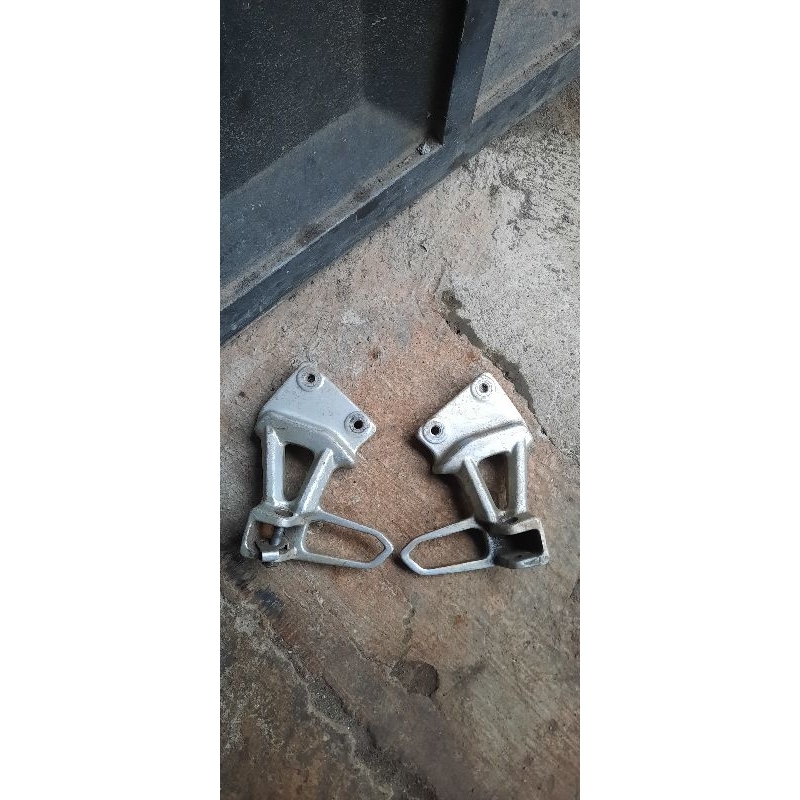 Postep belakang pijakan kaki suzuki skywave original lepasan motor