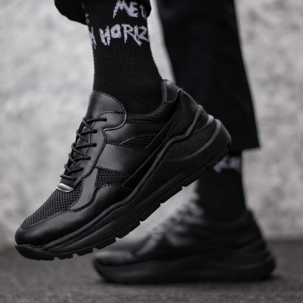 Sepatu Pria Sneakers Ukuran Besar 39 - 46