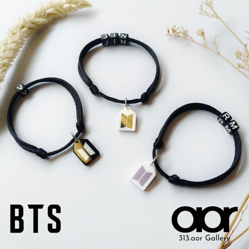 313.aor BARU  Gelang CUSTOM NAMA dengan bandul BTS, cocok untuk FREEBIES ARMY tali Hitam