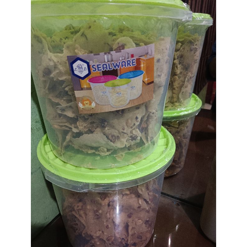 

Rempeyek ukuran Toples 5L, varian kacang tanah, kacang hijau, rebon