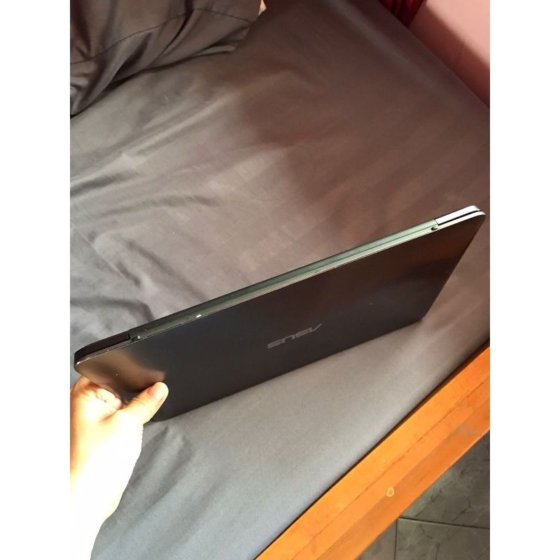 Laptop Asus Zenbook UX305