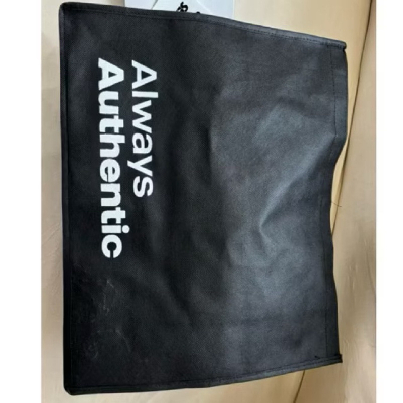 preloved kotak sepatu puma & tas senikersku