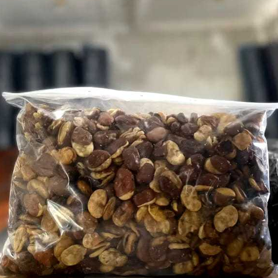 

KACANG KORO KULIT GURIH ASIN 1KG (BISA COD)