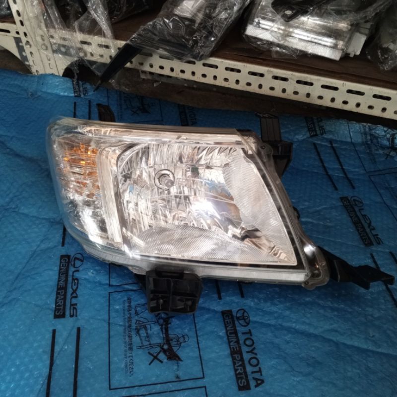 Headlamp Lampu Depan Toyota Hilux 2013 2014 Kanan Original