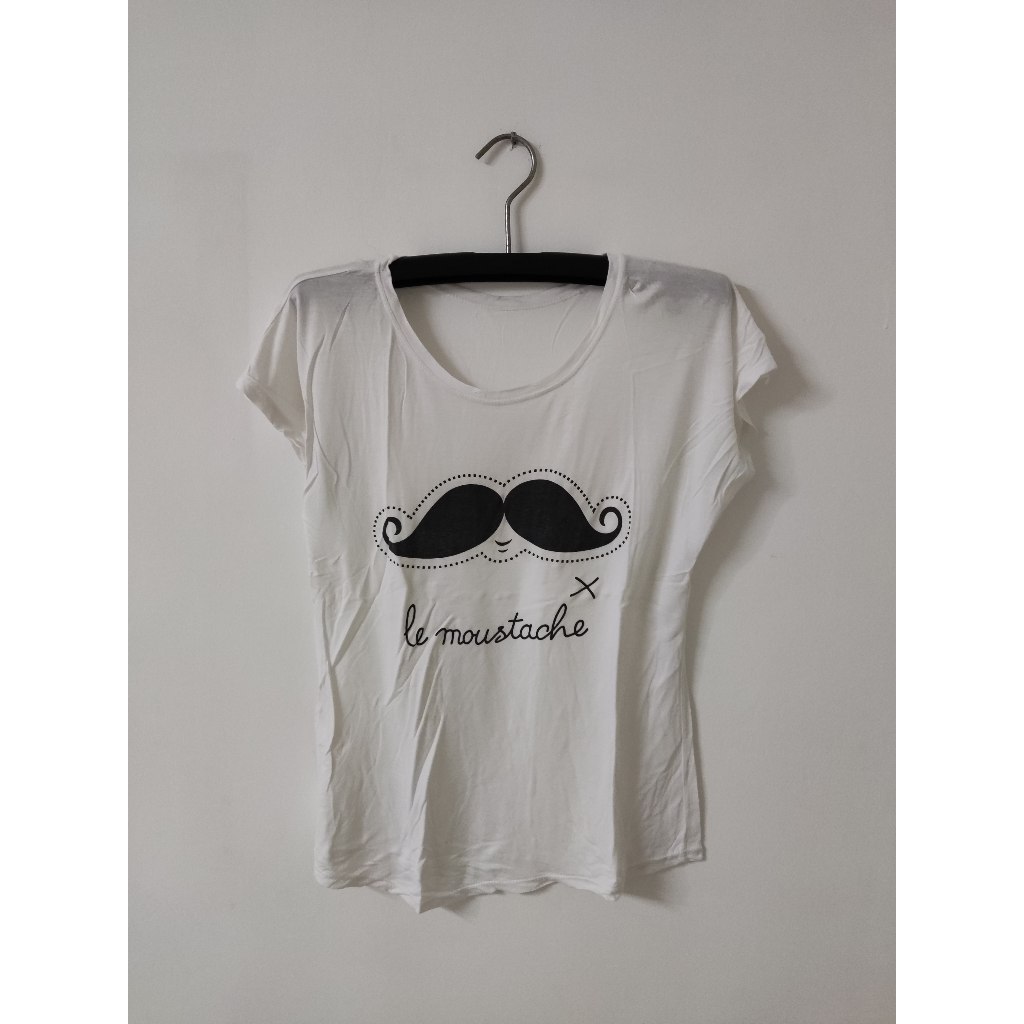 [PRELOVED] White Printed T-Shirt - Kaos Sablon Putih