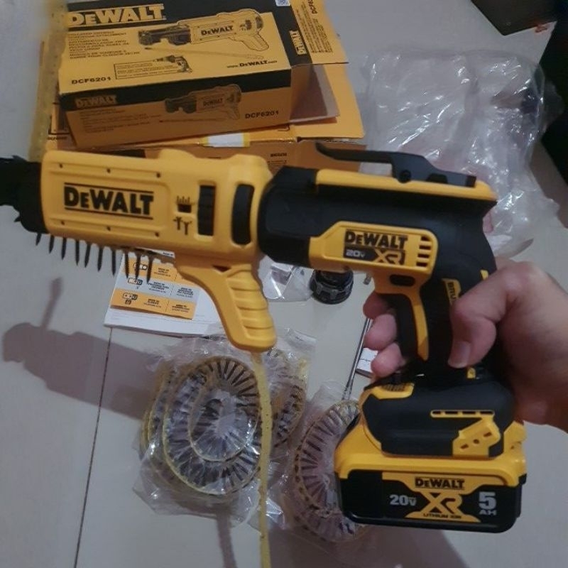 DEWALT DCF630B DAN DEWALT DCF6201