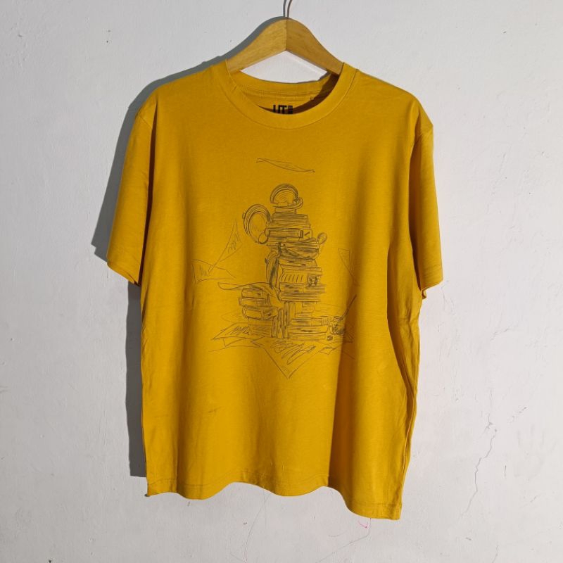 UNIQLO X DISNEY TSHIRT