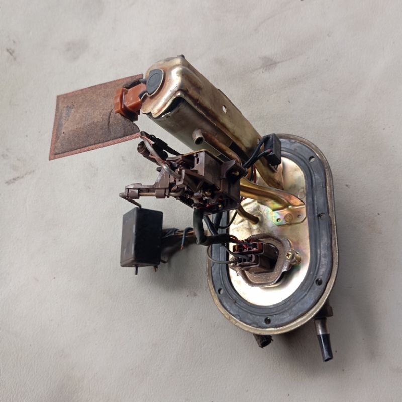 Fuel pump toyota corona absolute 2.0