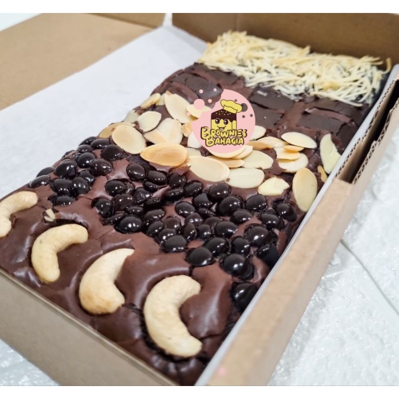

[PROMO] BROWNIES MELTED LUMERR Fudgy Premium Lumer Enak Super Nyoklat Meleleh di Mulut