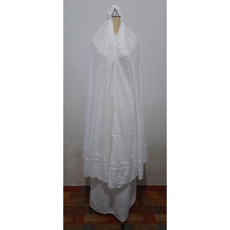 mukena katun paris timbul bordir