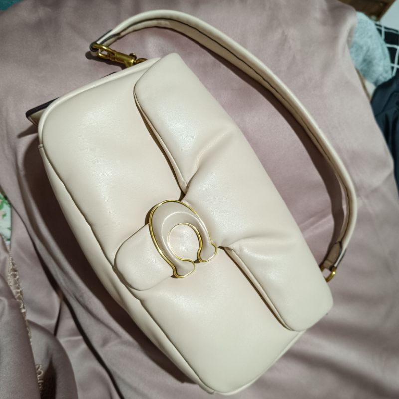 coach pillow tabby 26 ivory