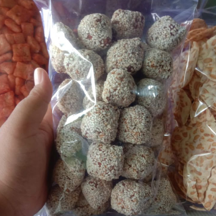 

Manco Wijen 200 gram Premium Bola Wijen Gula Merah Manis Renyah khas Trenggalek