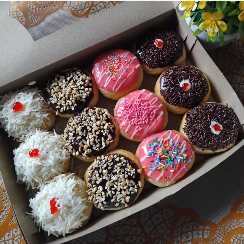 

Donat mini toping mix coklat stroberi