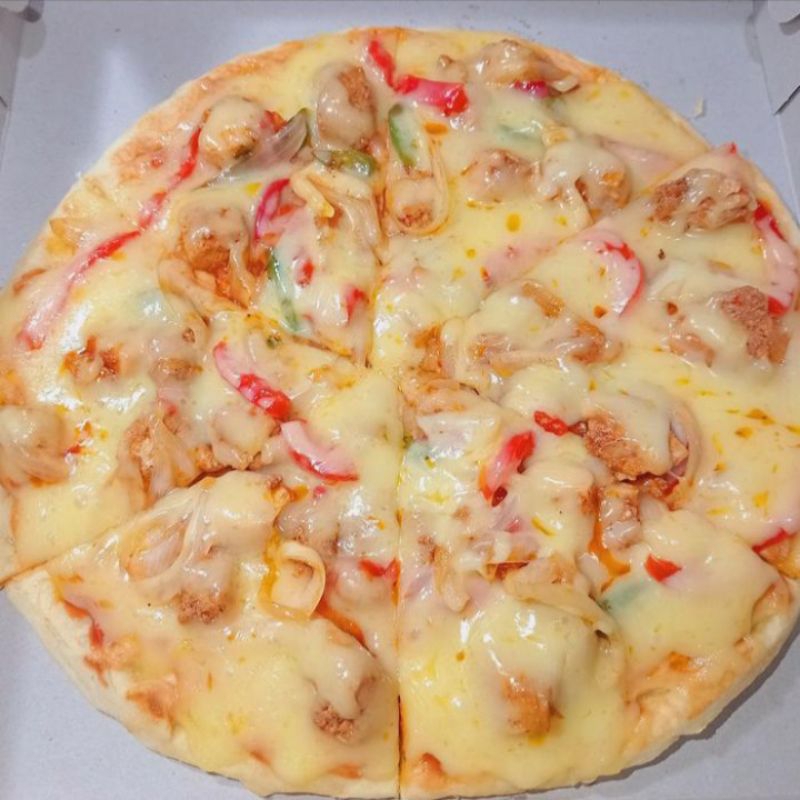 

Chicken / Beef ( Ayam / Daging ) Pizza Mozzarella Siap Saji Ready to Eat