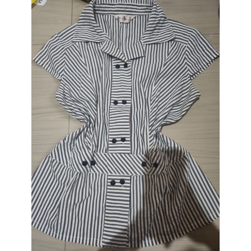 Baju pakaian atasan kemeja stripes y2k acubi vintage retro 2000s 90s coquette dainty dollette milkma