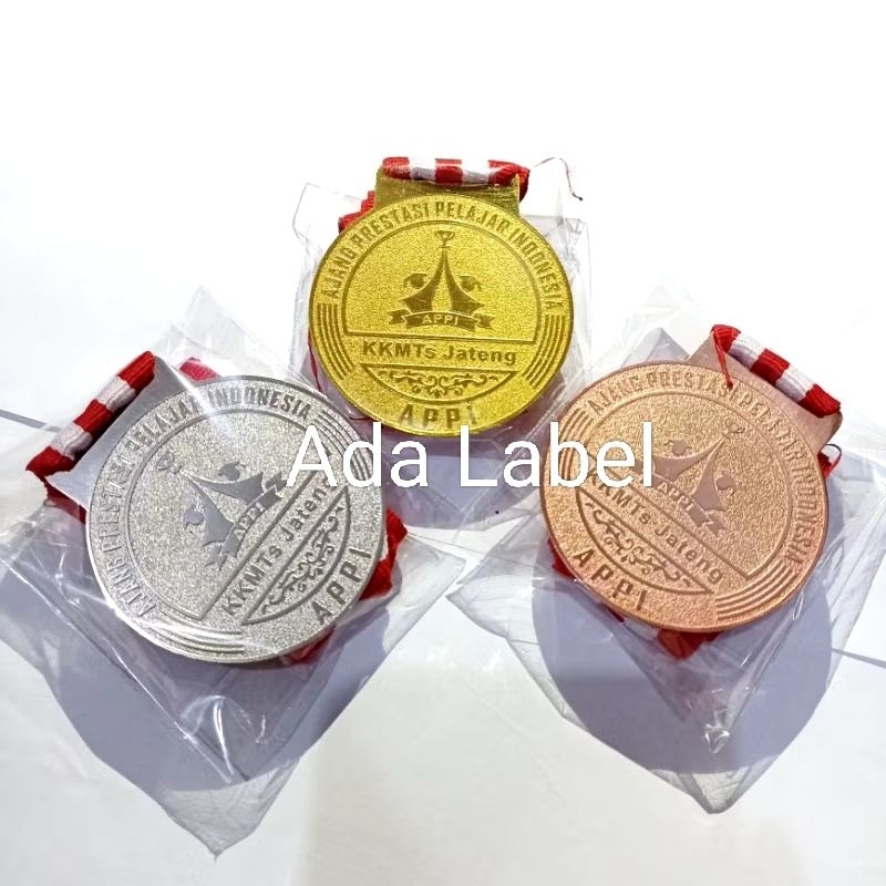 medali emas/perunggu/perak