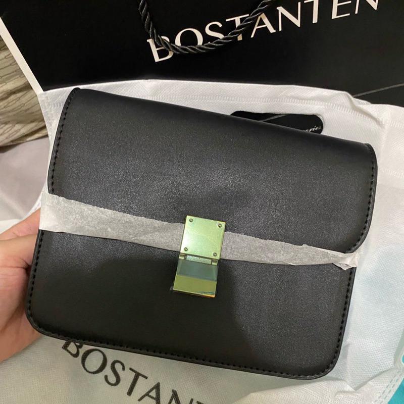 

PAKET KADO TAS WANITA PEREMPUAN (BISA REQUEST TAMBAHAN)