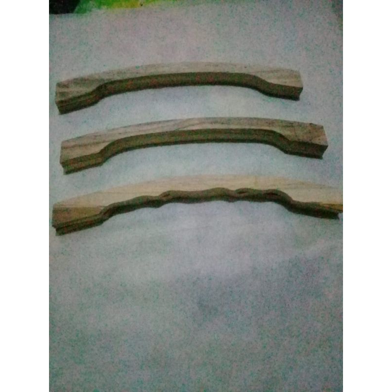 gunungan sangkar/pelemgkungan sangkar/pinggiran sangkar