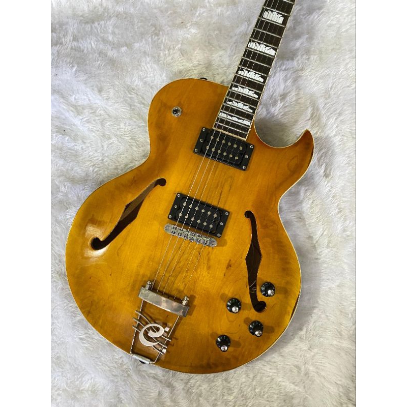 Gitar Gibson Hollow body jumbo model Lespaul