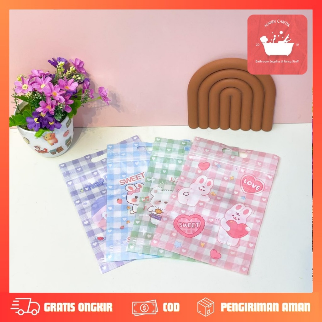 

ZIPPER POUCH PANJANG KELINCI PUTIH KOTAK-KOTAK KP-1875 LUCU IMUT KADO UNIK SOUVERNIR NIKAHAN ULANG TAHUN HAJATAN