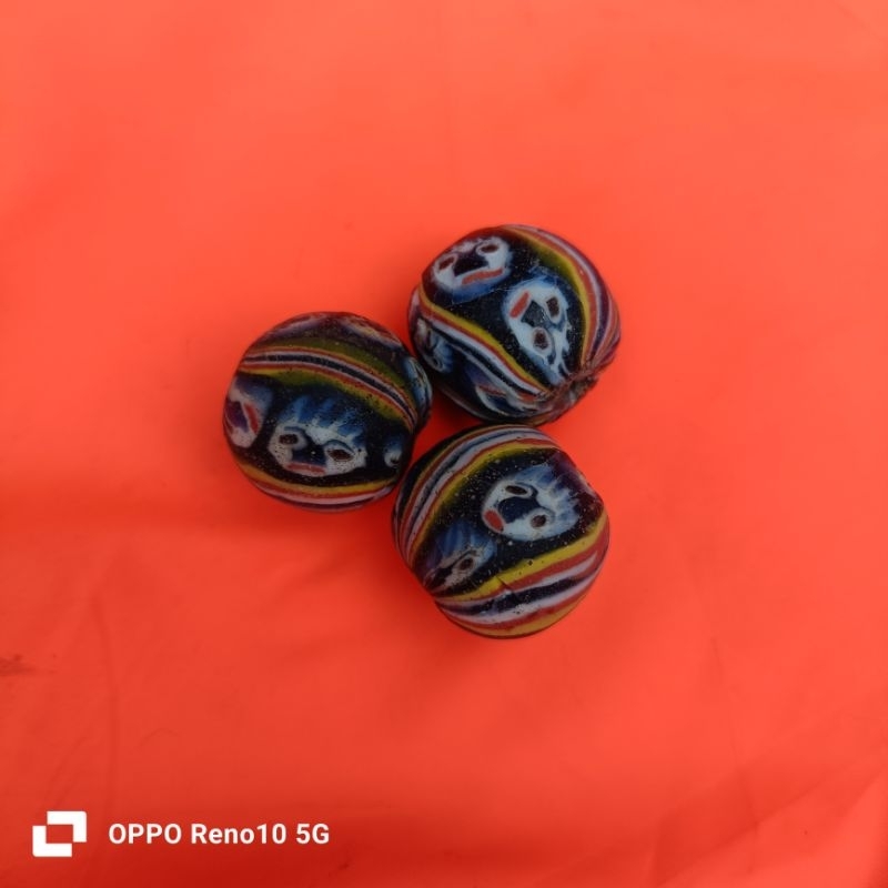 manik manik motif topeng multi warna