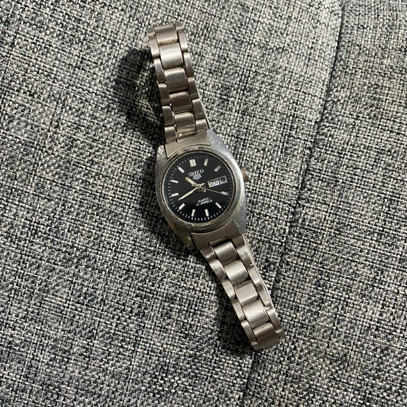 jam tangan seiko 5 quartz wanita second