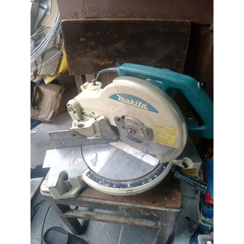 mesin potong alumunium 10 " makita seken normal 80 %
