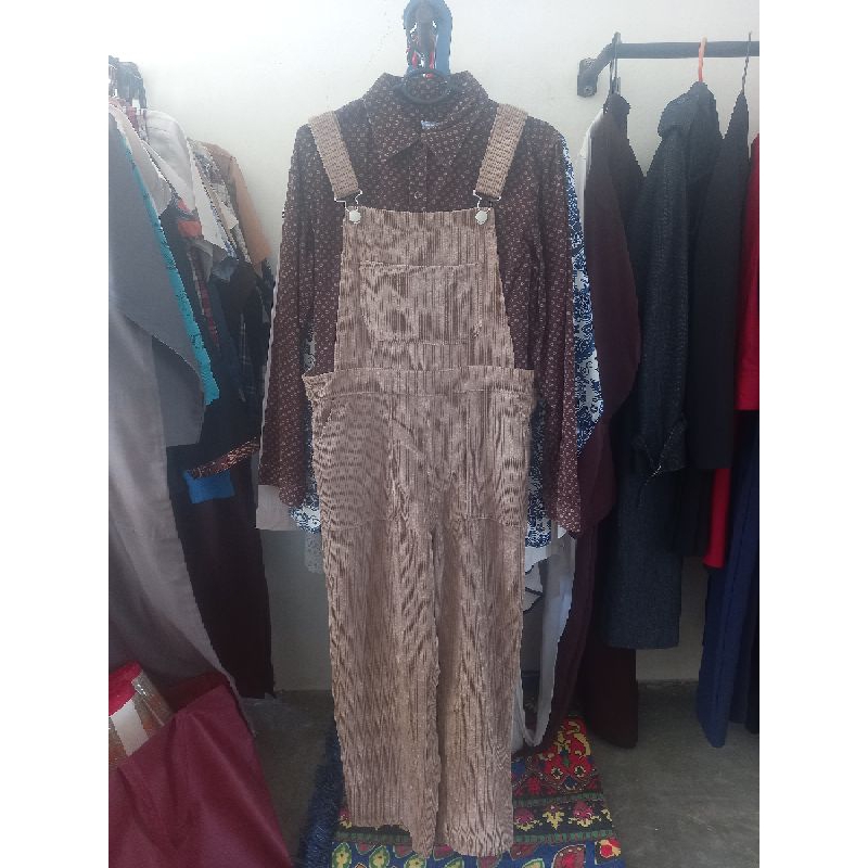 Bundling Brown Corduroy Jumpsuits & Coffee Brown Corduroy Motive T-shirt