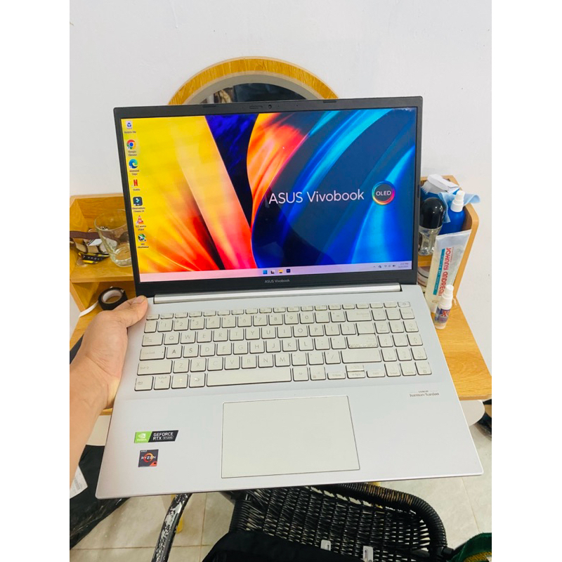 asus pro Oled 15 m3500qc. ryzen 9. ram 16/512. rtx 3050