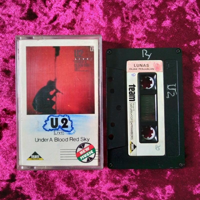 Kaset U2 - Under A Blood Red Sky