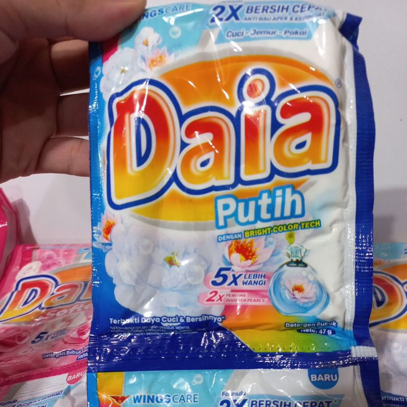 DAIA DETERGEN SACHET /RENCENG (isi 12) PUTIH/ MERAH/ UNGU