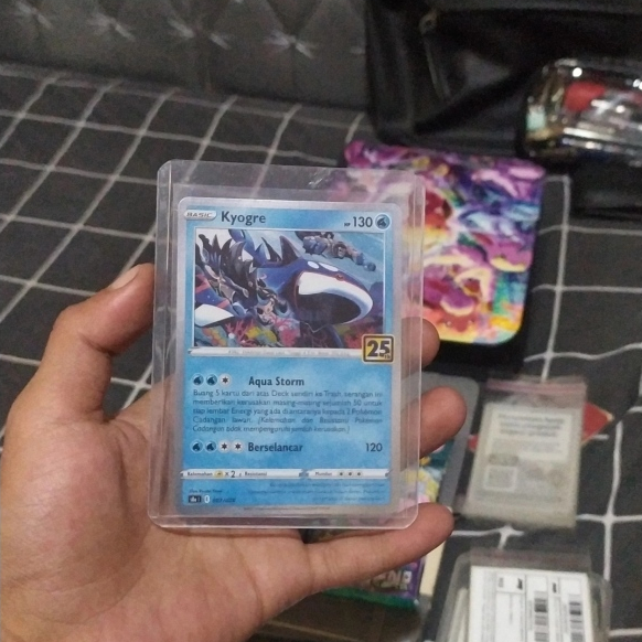 ( Habis ) Kartu Pokemon ID Kyogre Holo Foil - 25 Th Anniversary S8a 002/028