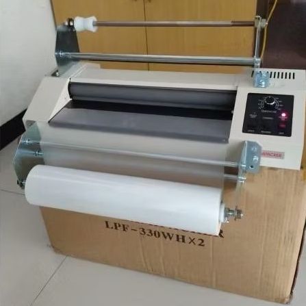 

Mesin Laminasi 2 sisi Panas Dingin Roll A3+ 330mm Modifikasi LPF330WH Modified Laminating Machine