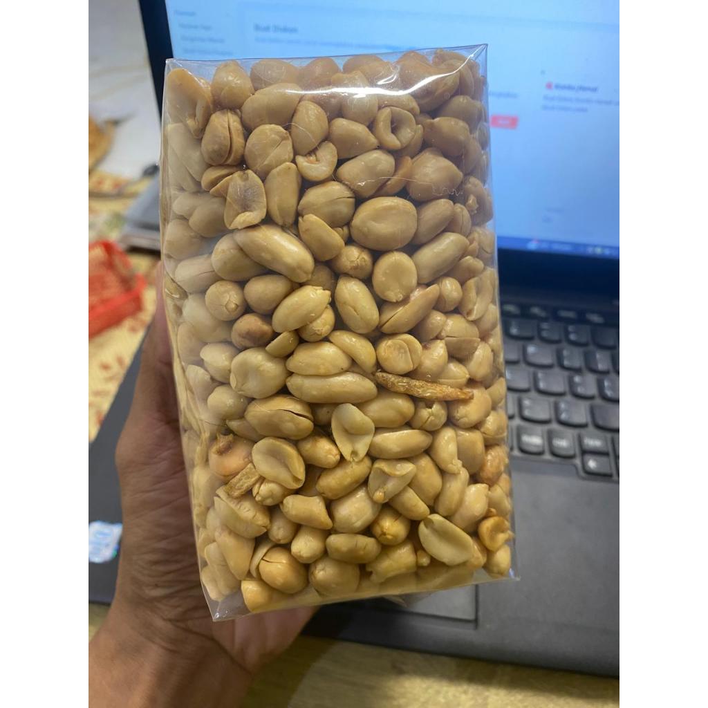 

Kacang Goreng Renyah Gurih Bawang 500Gram-Kacang bawang diolah dadakan