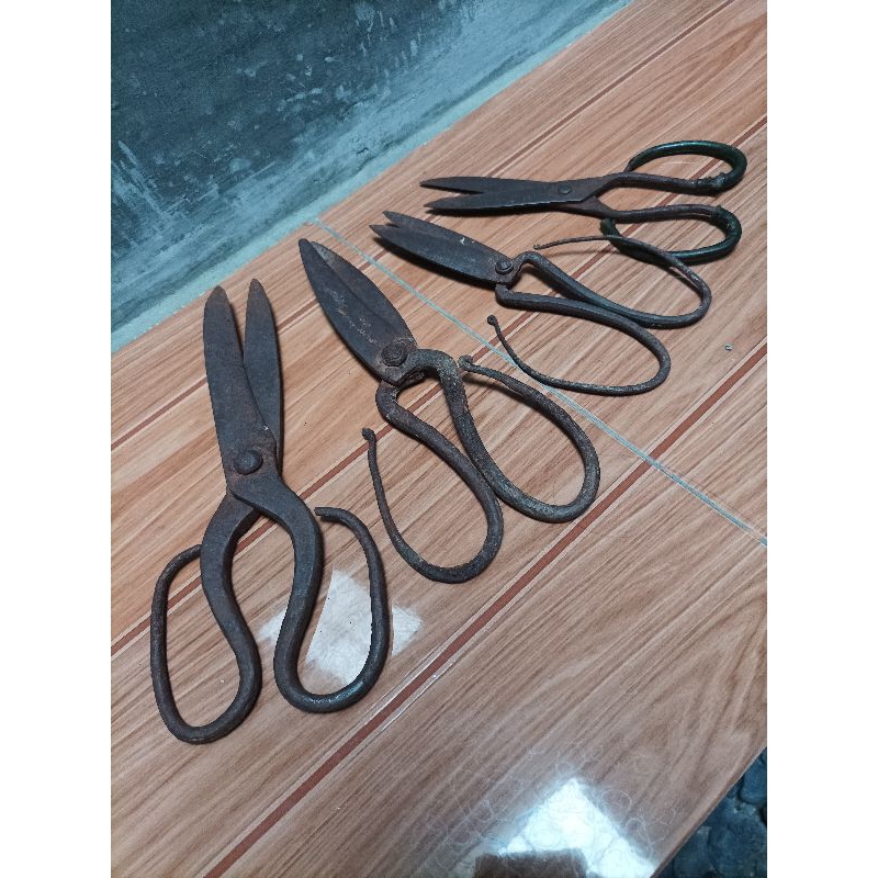 

4 Biji Gunting Lawas/kuno