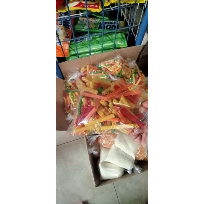 

kerupuk_panjang_warnawarni