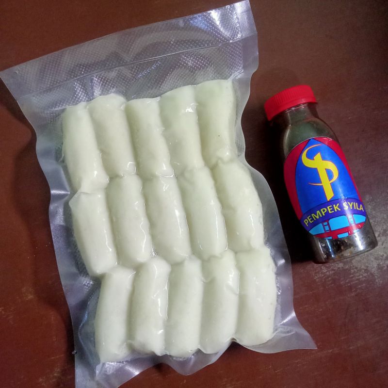 

pempek ikan 100% tenggiri pempek palembang isi 15 pcs lenjr kecil + cuko kental asli palembang pempek murah enak
