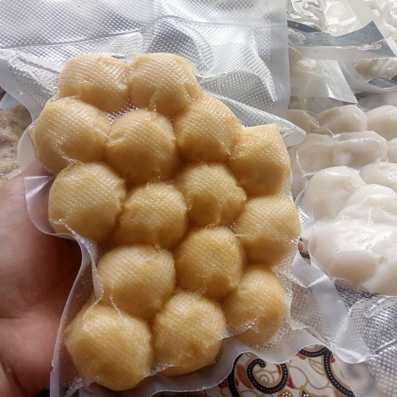 

pempek adaan asli ikan tenggiri asli palembang + cuko kental enak pempek murah mantul