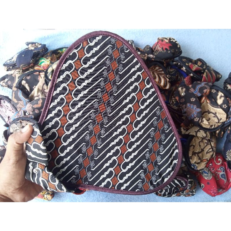 kipas lipat batik
