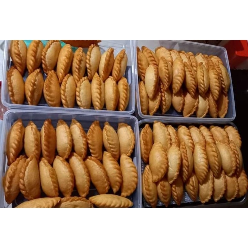 

Panada manado isi ikan roa suwir / kue kha menado panada
