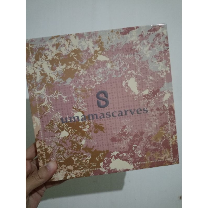 Umama scarves