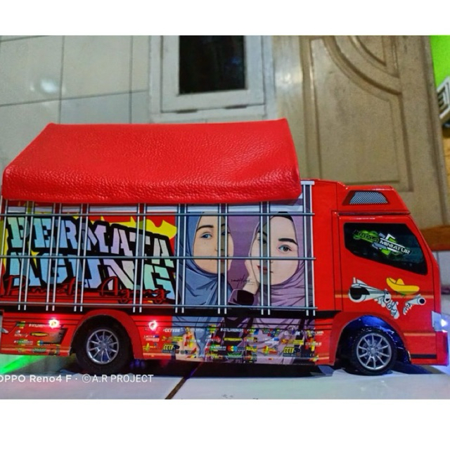 MINIATUR TRUK OLENG PERMATA AGUNG