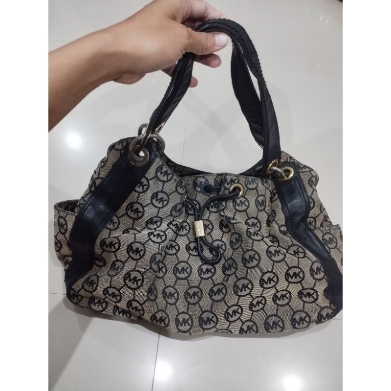 preloved Michael Kors Ludlow Drawstring Signature