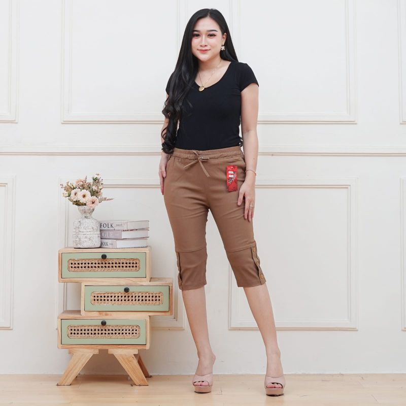 CELANA PENDEK WANITA 7/8 BAHAN ELIZABETH OTOMEN (SOFT JEANS)