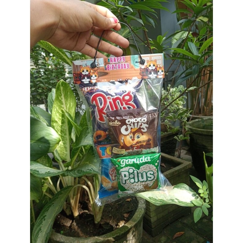

souvenir/Snack ultah/hampers