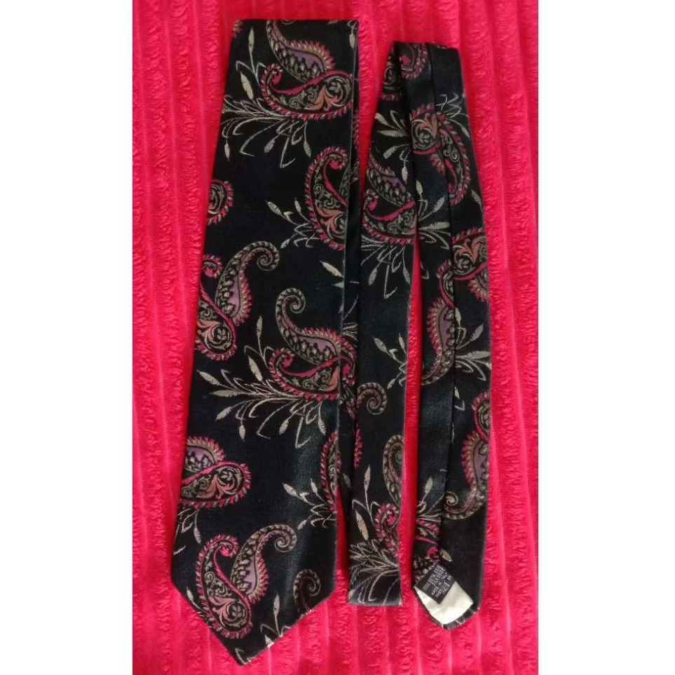 Preloved dasi pria Dolce&Gabbana.